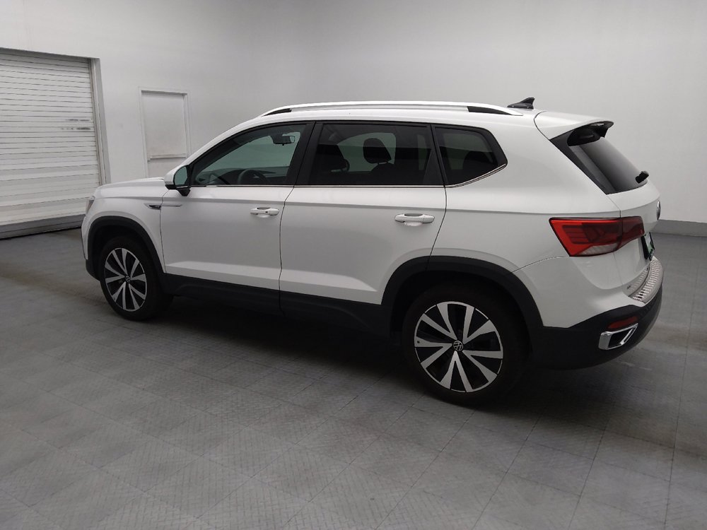 Used 2023 Volkswagen Taos SE FWD image 3