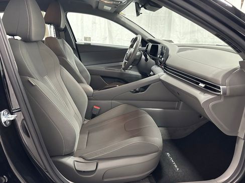 Used 2025 Hyundai Elantra Sport image 53