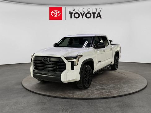 Used 2025 Toyota Tundra SR5 w/ SR5 Premium Package AWD/4WD image 1