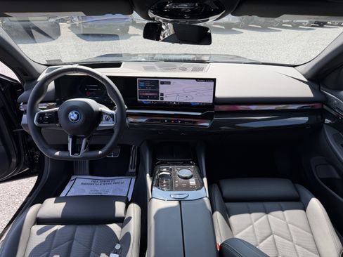 Certified 2025 BMW i5 xDrive40 w/ M Sport Package AWD/4WD image 19