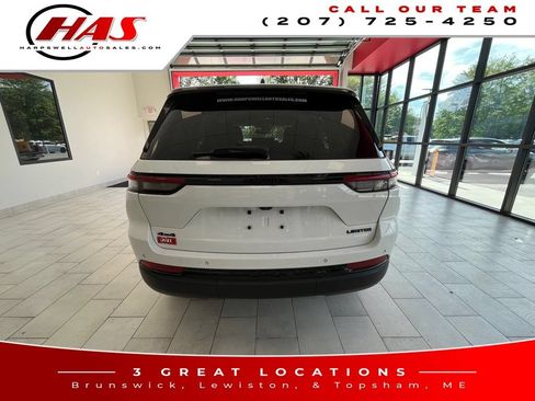 Used 2023 Jeep Grand Cherokee Limited w/ Black Appearance Package AWD/4WD image 5