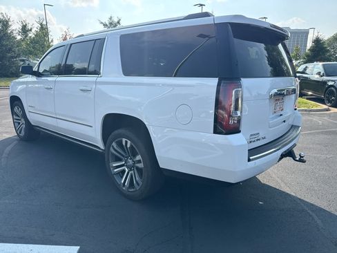 Used 2020 GMC Yukon XL Denali w/ Denali Premium Package AWD/4WD image 3