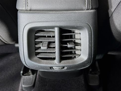 Used 2018 Jeep Cherokee Latitude w/ Altitude Package image 23