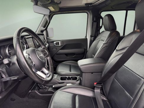 Used 2022 Jeep Wrangler Unlimited Sahara w/ Cold Weather Group image 6