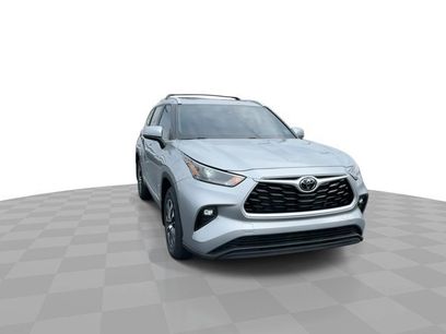 Used 2023 Toyota Highlander XLE
