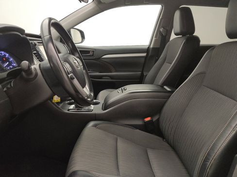 Used 2018 Toyota Highlander Plus w/ Protection Package #3 image 17