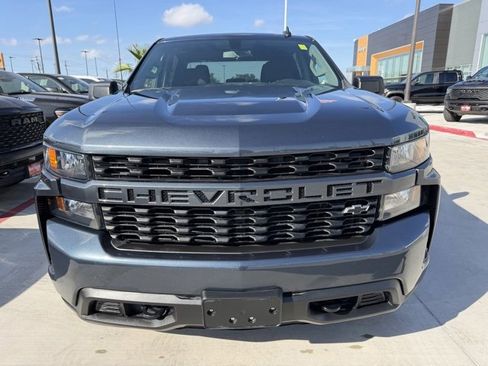 Used 2022 Chevrolet Silverado 1500 Custom image 2