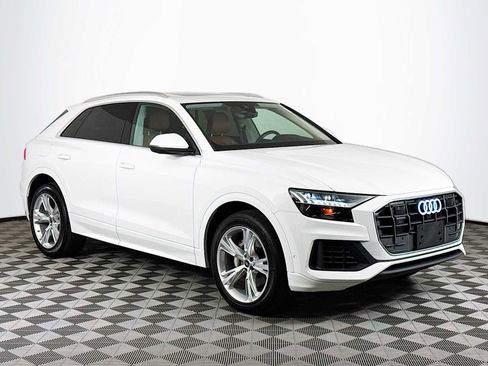 Used 2023 Audi Q8 Premium w/ Convenience Package image 3