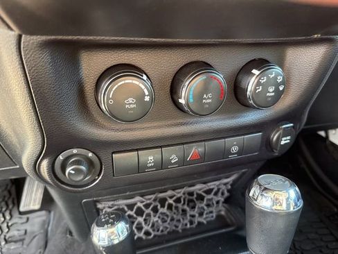 Used 2015 Jeep Wrangler Unlimited Sahara w/ Max Tow Package AWD/4WD image 23