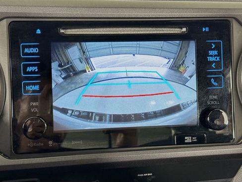 Used 2019 Toyota Tacoma TRD Off-Road w/ Technology Package image 33