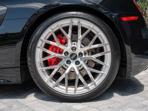 Used 2017 Audi R8 V10 AWD/4WD image 13