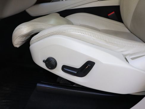 Used 2019 Volvo XC90 T8 Inscription w/ Advanced Package image 12