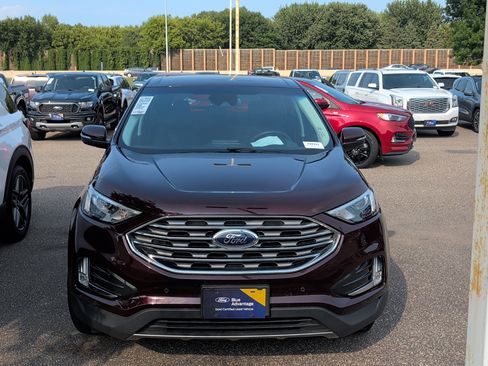 Certified 2024 Ford Edge Titanium AWD/4WD image 2