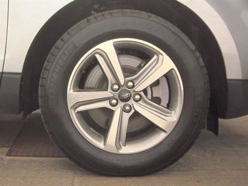Used 2024 Ford Edge SEL w/ Convenience Package AWD/4WD image 8