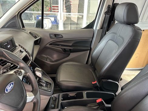 Used 2023 Ford Transit Connect XL FWD image 18