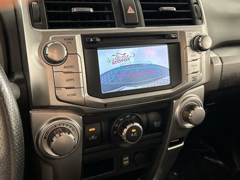 Used 2017 Toyota 4Runner SR5 AWD/4WD image 17