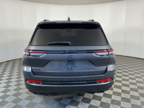 Used 2024 Jeep Grand Cherokee Altitude image 5