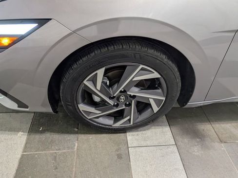 Used 2024 Hyundai Elantra SEL w/ Convenience Package FWD image 7