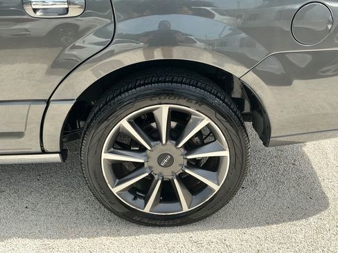 Used 2017 Lincoln Navigator Reserve image 54