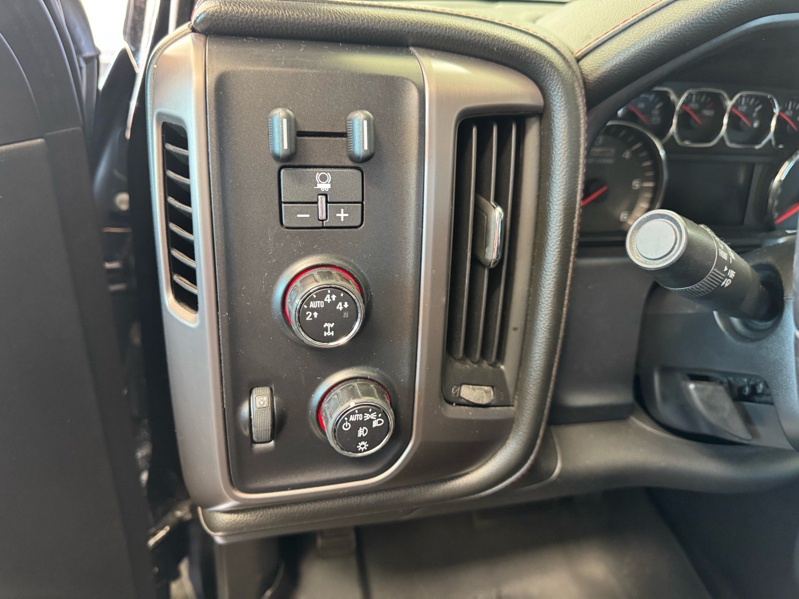 Used 2014 GMC Sierra 1500 SLT w/ All-Terrain Package AWD/4WD image 17