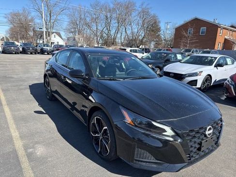 New 2025 Nissan Altima 2.5 SR image 7