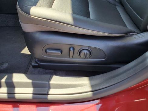 Used 2025 Chevrolet Trax ACTIV w/ Sunroof Package image 9