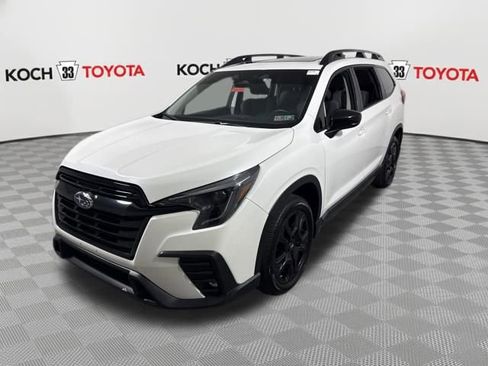 Used 2025 Subaru Ascent Onyx Edition image 3