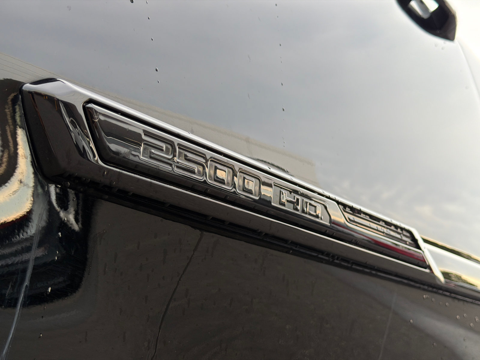 Used 2026 Chevrolet Silverado 2500 High Country w/ Midnight Edition AWD/4WD image 18