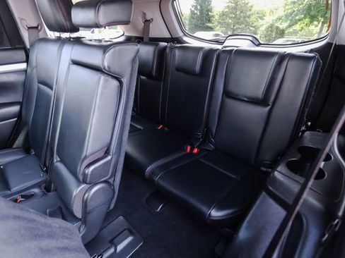 Used 2019 Toyota Highlander XLE AWD/4WD image 52