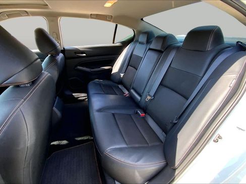 Used 2022 Nissan Altima 2.5 SR w/ Midnight Edition Package FWD image 21