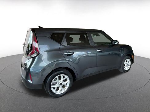 Used 2025 Kia Soul LX w/ LX Technology Package FWD image 14