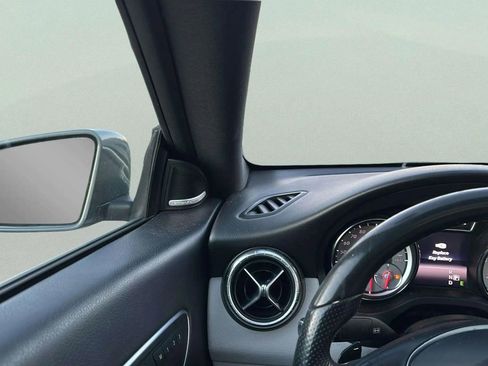 Used 2015 Mercedes-Benz CLA 250 4MATIC image 22