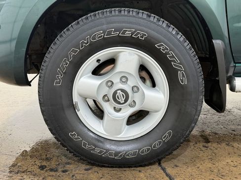 Used 2002 Nissan Frontier SE AWD/4WD image 5