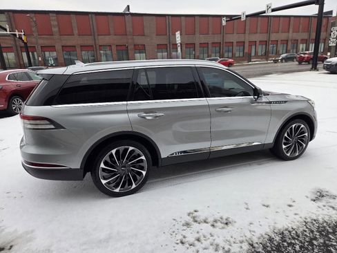Used 2020 Lincoln Aviator Reserve w/ Equipment Group 202A image 12