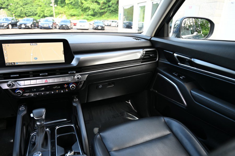 Used 2025 Kia Telluride S FWD image 15