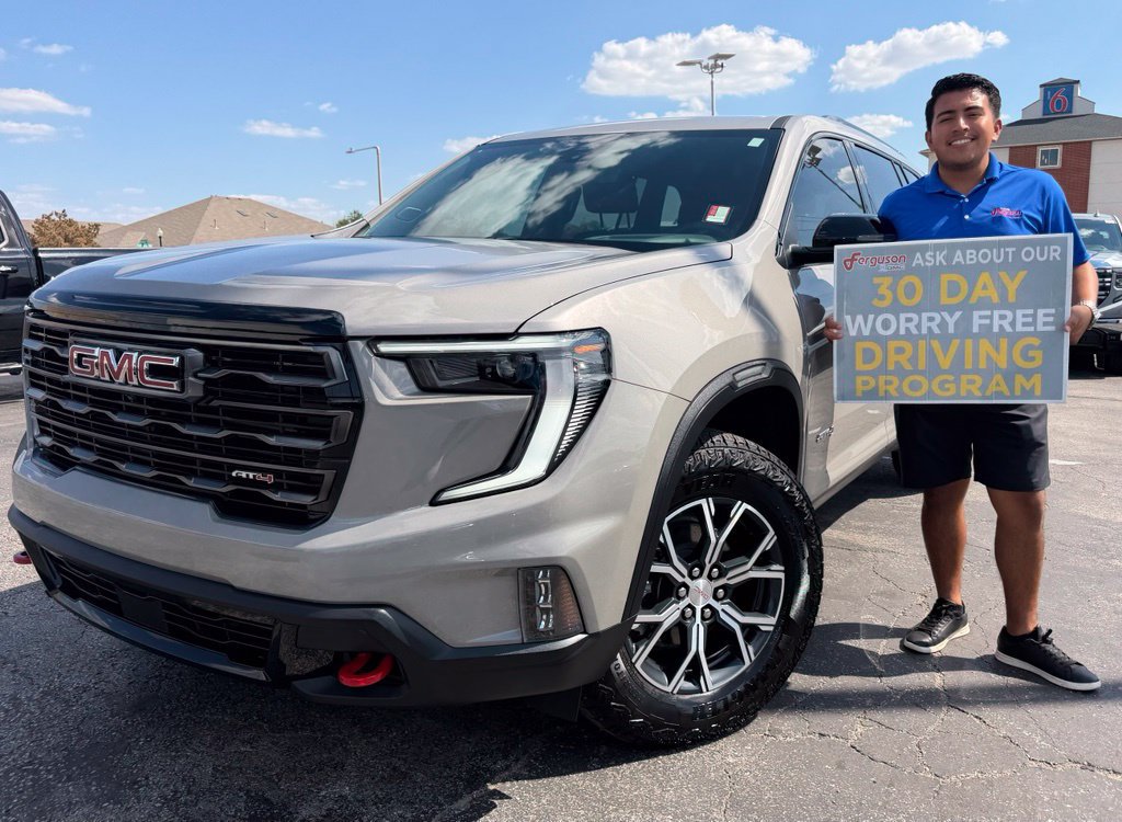 Used 2026 GMC Acadia AT4 w/ Luxury Package AWD/4WD image 1
