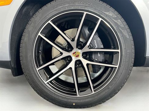 New 2026 Porsche Macan image 33
