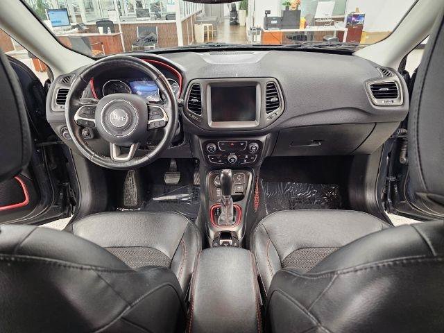 Used 2018 Jeep Compass Trailhawk w/ Cold Weather Group AWD/4WD image 9