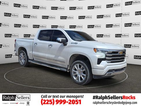 Used 2024 Chevrolet Silverado 1500 High Country w/ High Country Premium Package AWD/4WD image 1