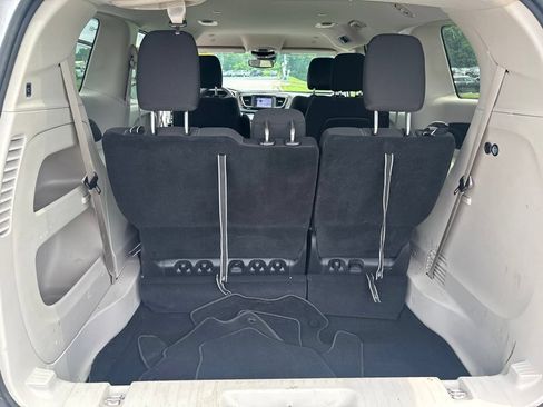Used 2023 Chrysler Voyager LX FWD image 11