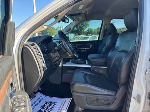 Used 2017 RAM 1500 Laramie AWD/4WD image 15
