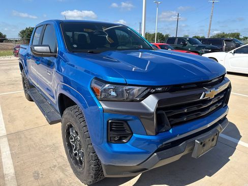 Used 2023 Chevrolet Colorado LT w/ LT Convenience Package II RWD image 3