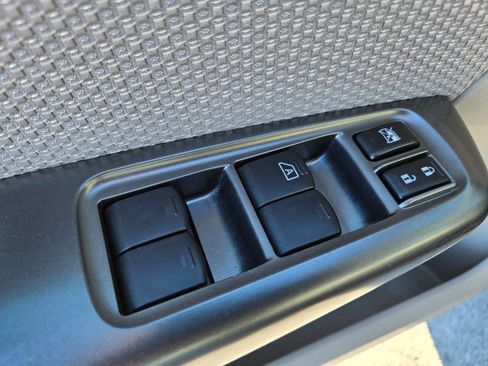 Used 2011 Subaru Forester 2.5X Premium w/ All-Weather Pkg image 15