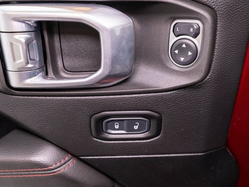 Used 2021 Jeep Wrangler Unlimited Rubicon AWD/4WD image 15