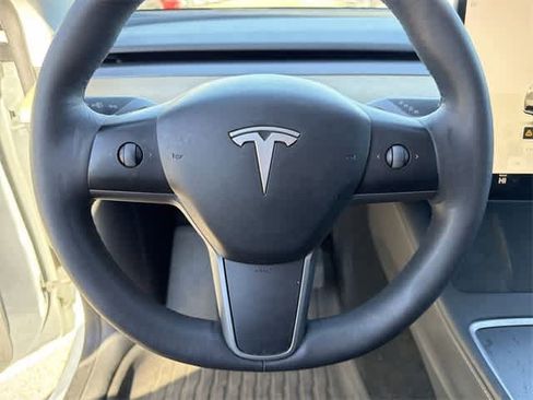 Used 2023 Tesla Model Y Long Range image 23