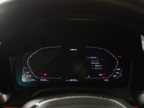 Used 2021 BMW M4 Coupe image 21