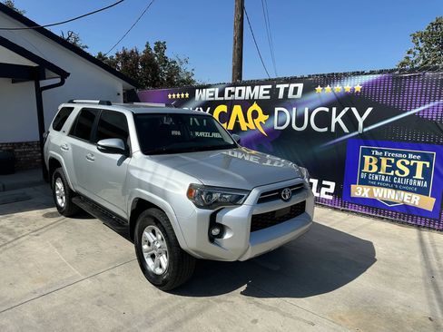 Used 2021 Toyota 4Runner SR5 Premium AWD/4WD image 2