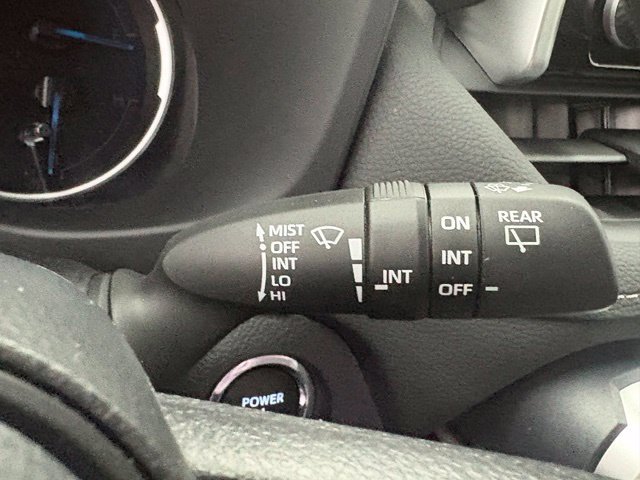 Used 2025 Toyota RAV4 XLE AWD/4WD image 19