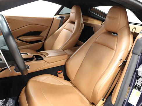 Used 2019 Aston Martin V8 Vantage Coupe RWD image 14