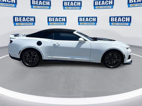 Used 2022 Chevrolet Camaro ZL1 RWD image 9